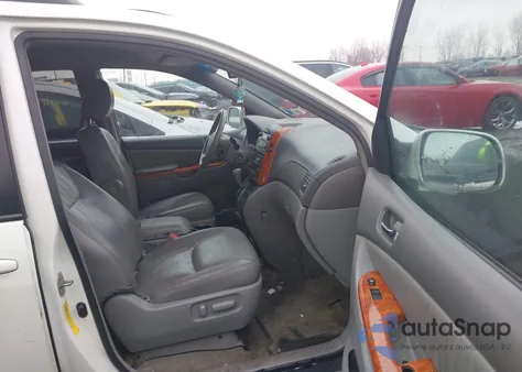 2009 Toyota Sienna Xle z USA, uszkodzony, nr VIN 5TDZK22C19S236011